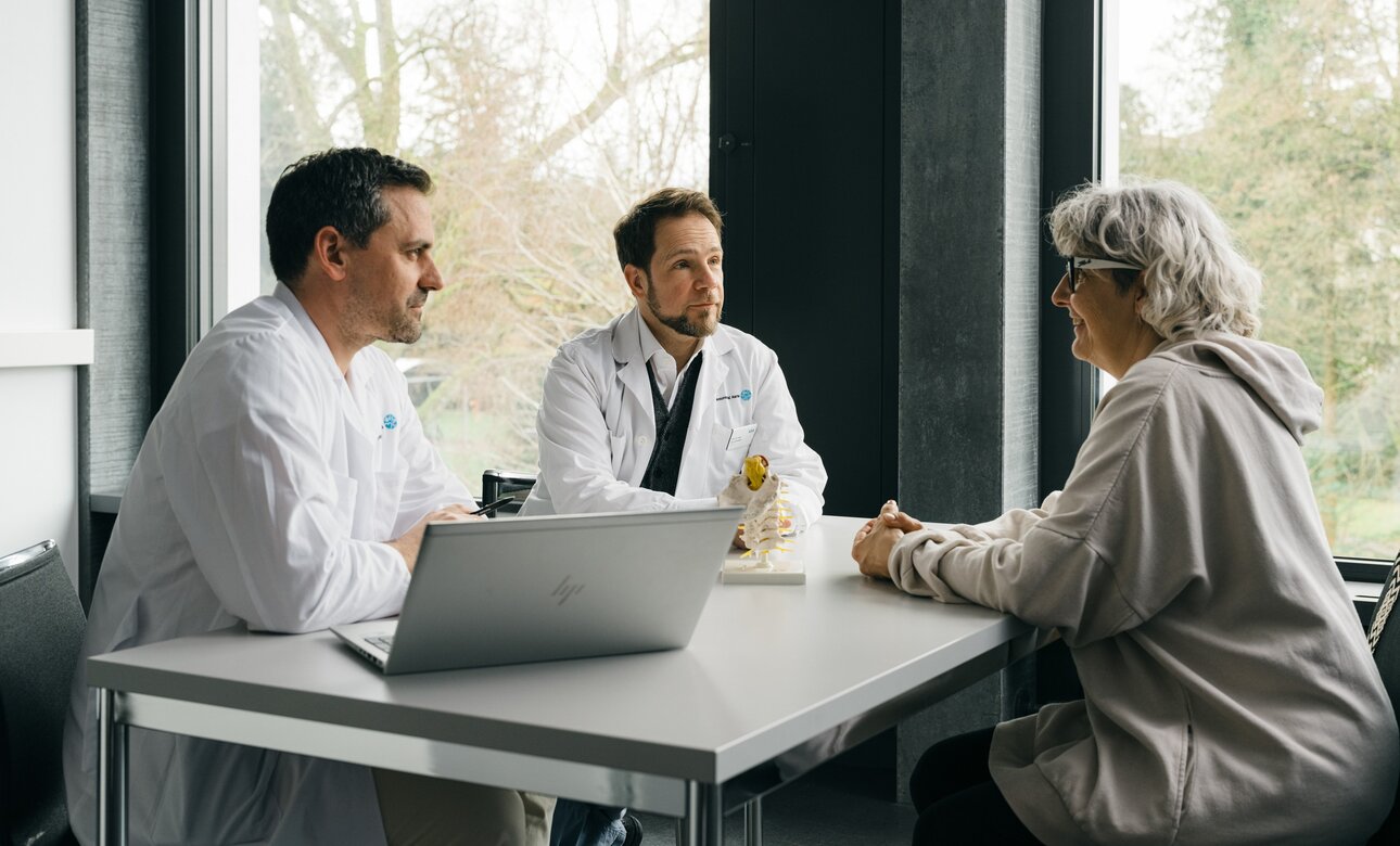 Dtaigou Rückenstrecker Elektrisch - Für Unteren Rücken, Einstellbar