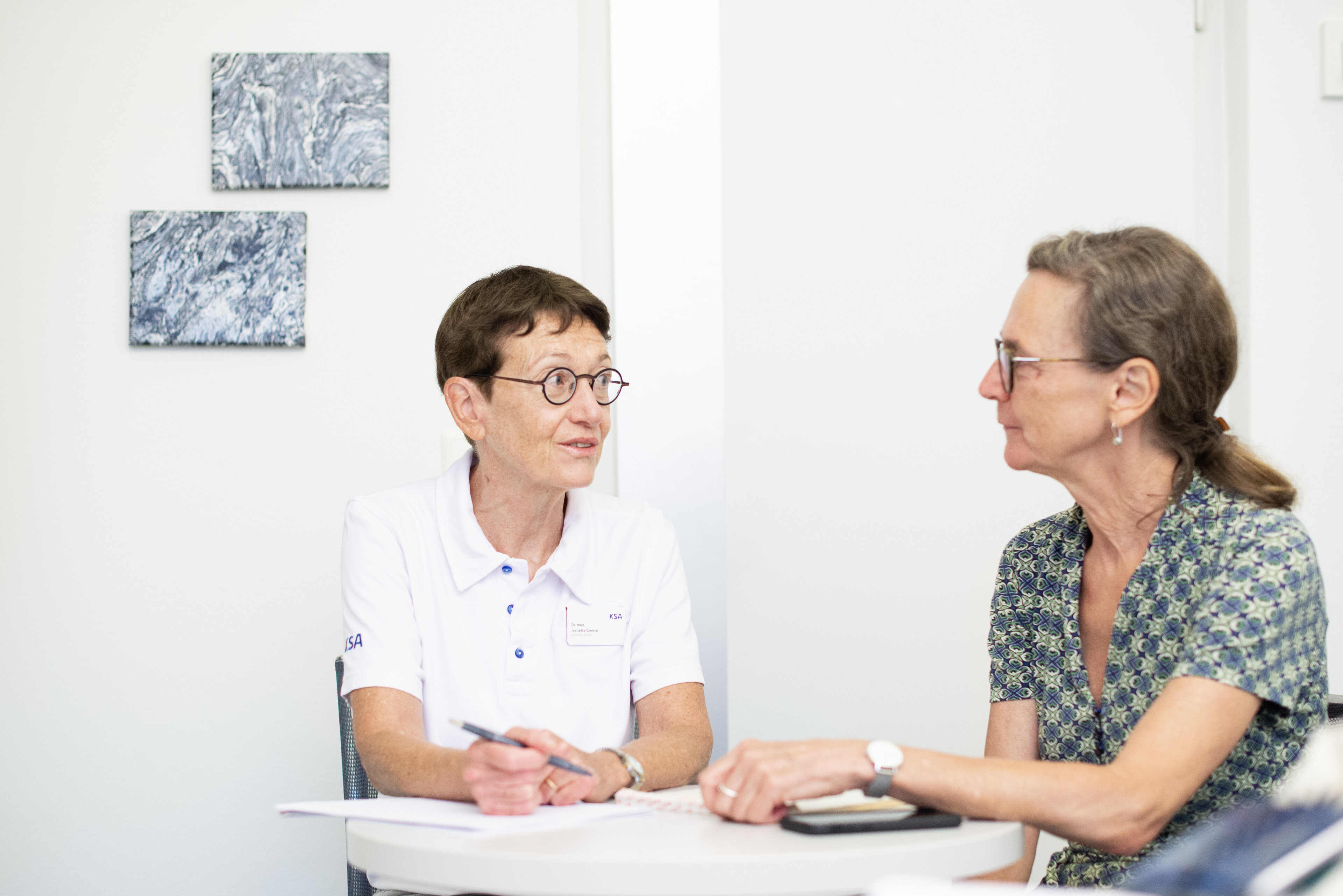 Dr. med. Jeanette Greiner mit Oberpsychologin Daniela Lehmann