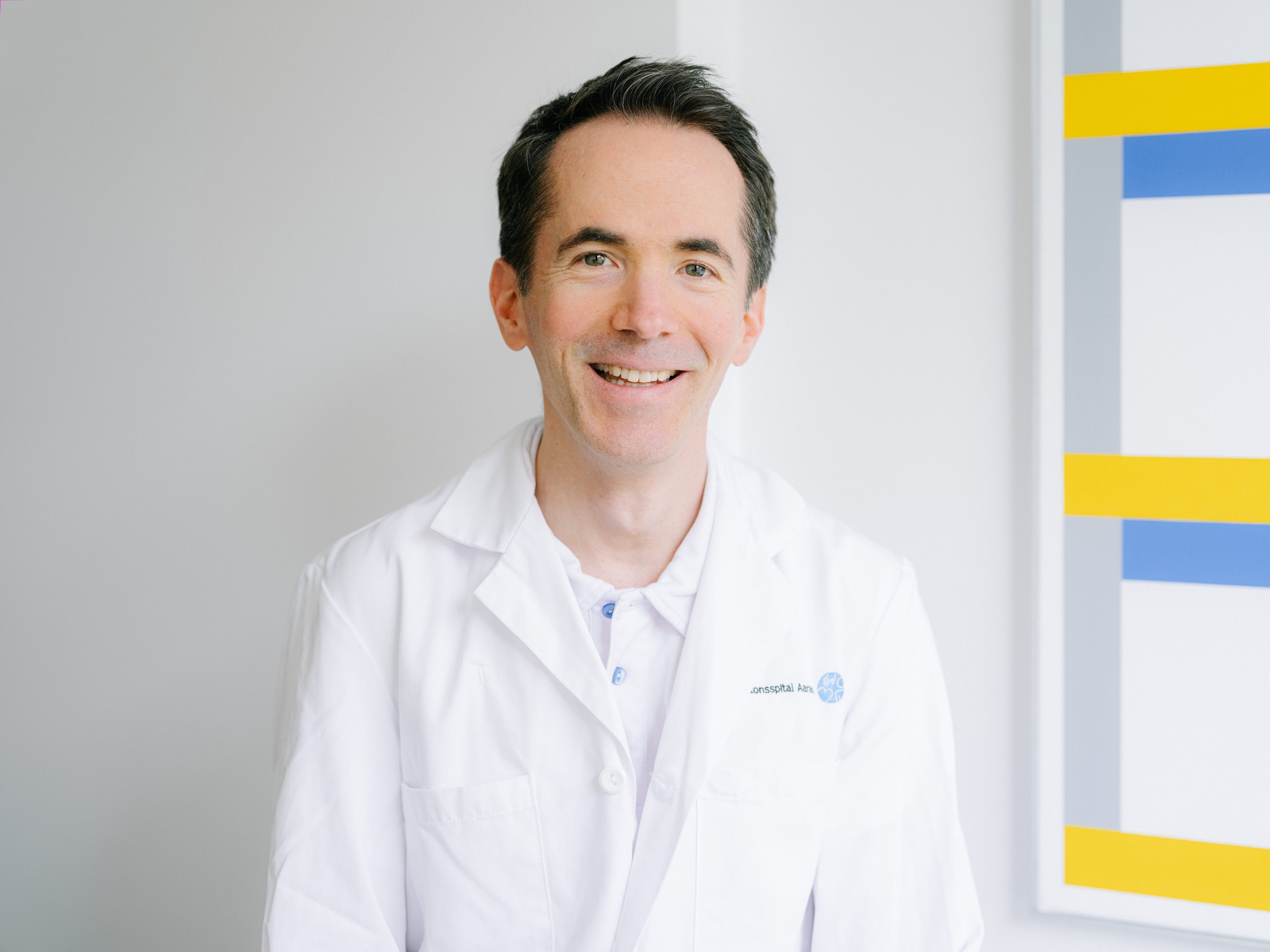 Neurochirurg Prof. Lukas Andereggen vereint klinische Erfahrung und Forschung in der Behandlung von Hypophysenerkrankungen.