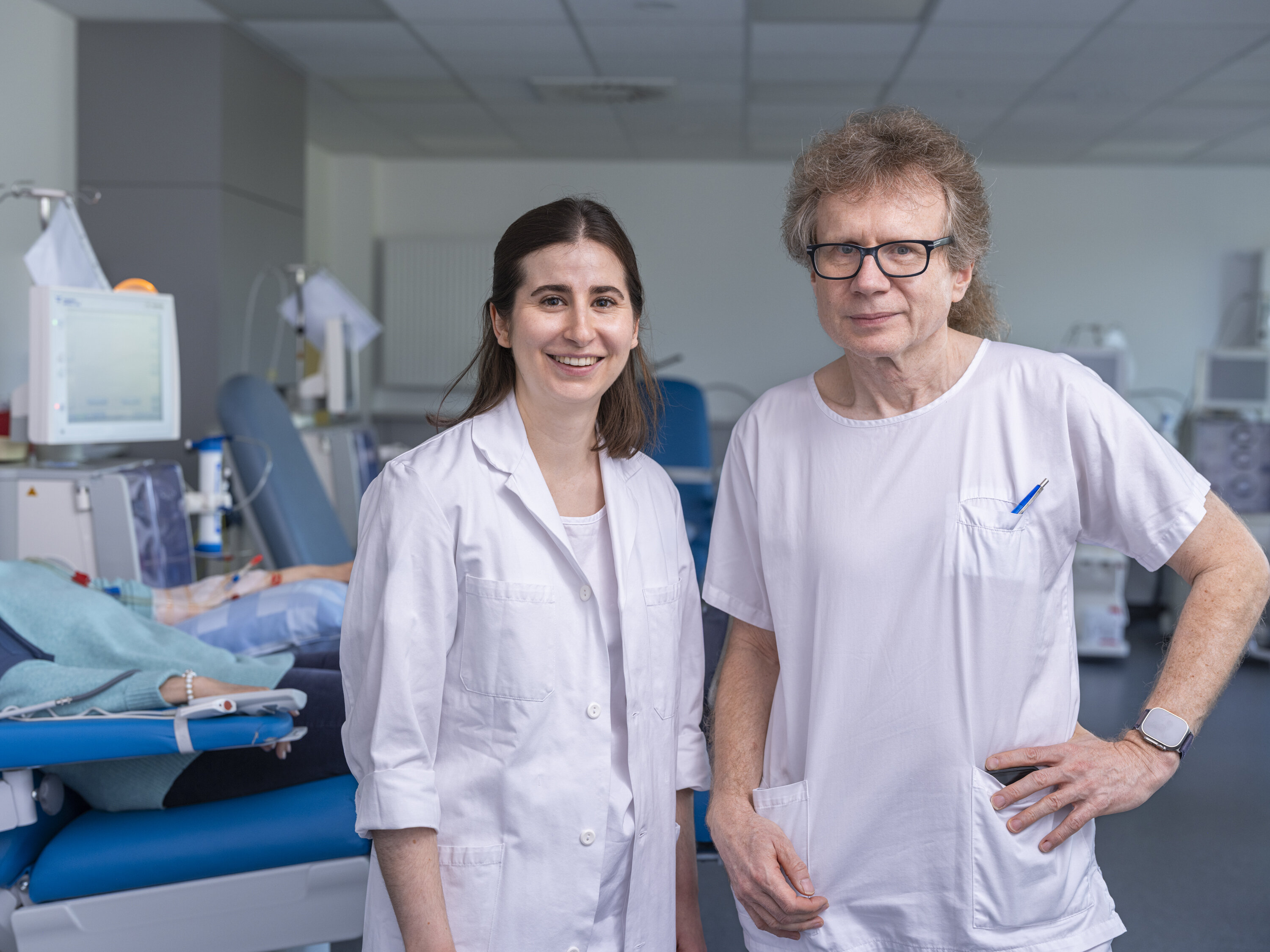 Dr. med. Manyola Völkle und Prof. Dr. med. Stephan Segerer behandelten die Patientin am KSA.